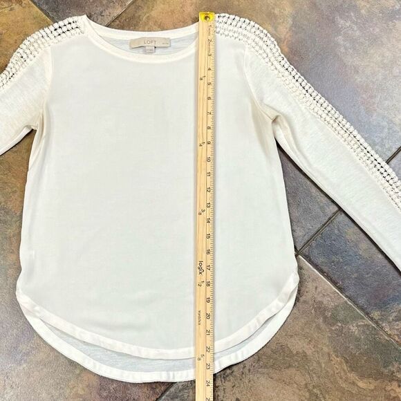 Ann Taylor Loft Petite Cream Crochet Sleeve Detail Silky Cotton Blend Top XSP - Picture 6 of 10